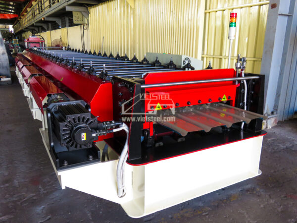 Vietsteel Roofing Roll Forming Machine (RF-SE Model)