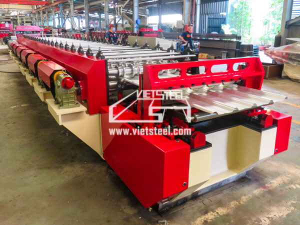 Vietsteel Roofing Roll Forming Machine Rotary cutting RF-FR model