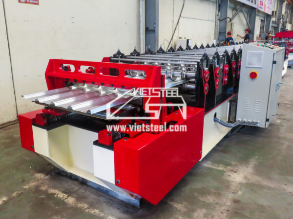 Vietsteel Roofing Roll Forming Machine Rotary cutting RF-FR model