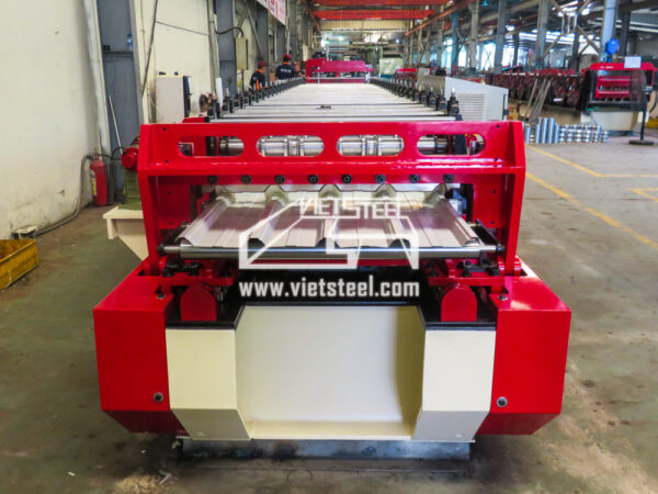 Vietsteel Roofing Roll Forming Machine Rotary cutting RF-FR model