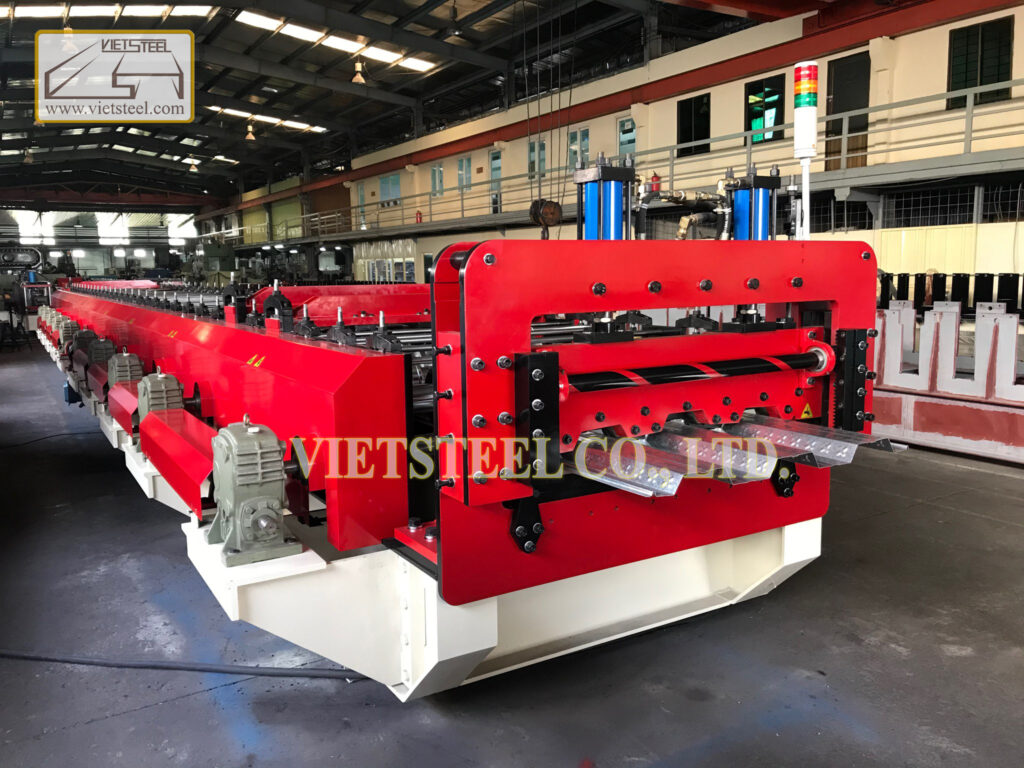 Floor Deck Roll Forming Machine