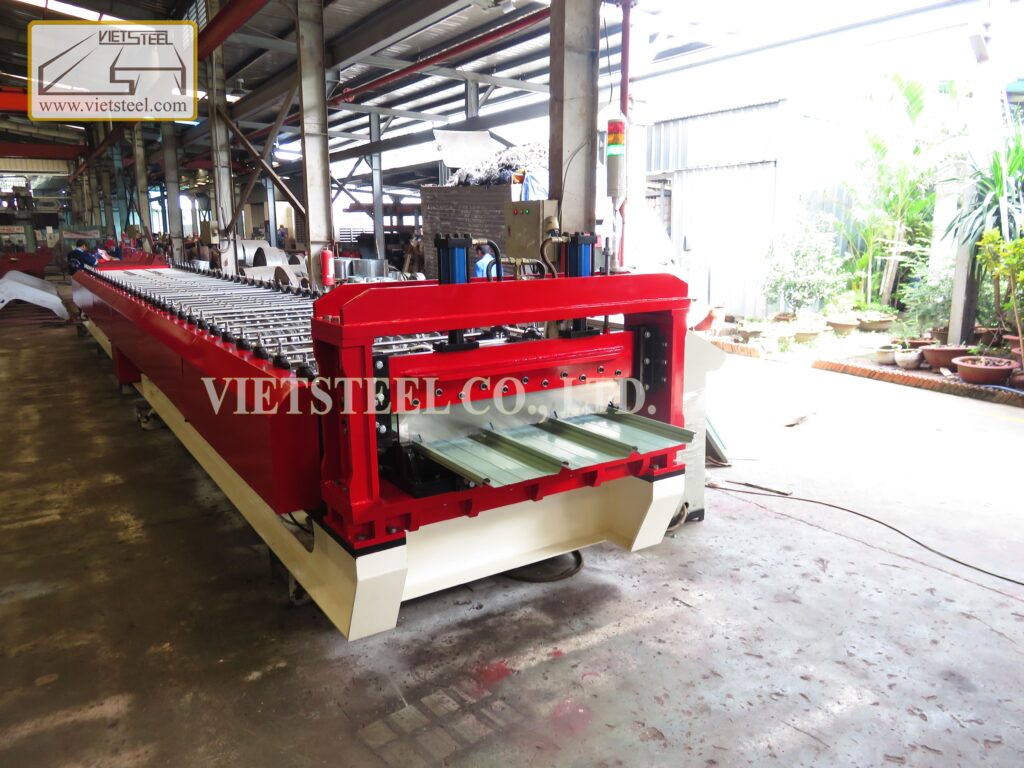 Klip Lock Roll Forming Machine